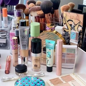 make up and beauty equipment's for sale in Spain{foundation, primmer, powder, brush, bronzer, eye lash, mascara, lipstick, lip liner, body make up}