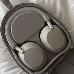 sound and audio devices in Spain for sale {headphones, earbuds, speakers, soundbars