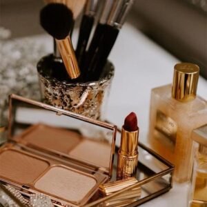 make up and beauty equipment's for sale in Spain{foundation, primmer, powder, brush, bronzer, eye lash, mascara, lipstick, lip liner, body make up}