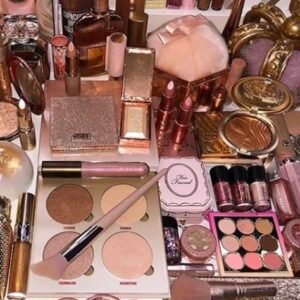 make up and beauty equipment's for sale in Spain{foundation, primmer, powder, brush, bronzer, eye lash, mascara, lipstick, lip liner, body make up}