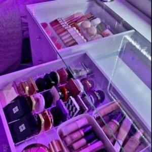 make up and beauty equipment's for sale in Spain{foundation, primmer, powder, brush, bronzer, eye lash, mascara, lipstick, lip liner, body make up}