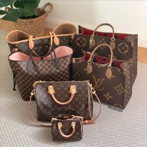 Hand bags for sale in Spain{ Hermes, channel, louis Viton, Gucci, Dior, Prada, fendi, bottega Veneta, Zara, }