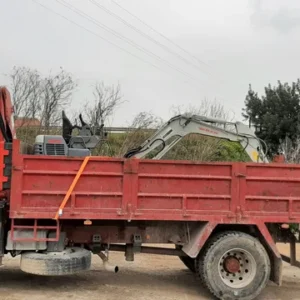 18 TN IVECO DUMP TRUCK CRANE WITH BROKEN ENGINE